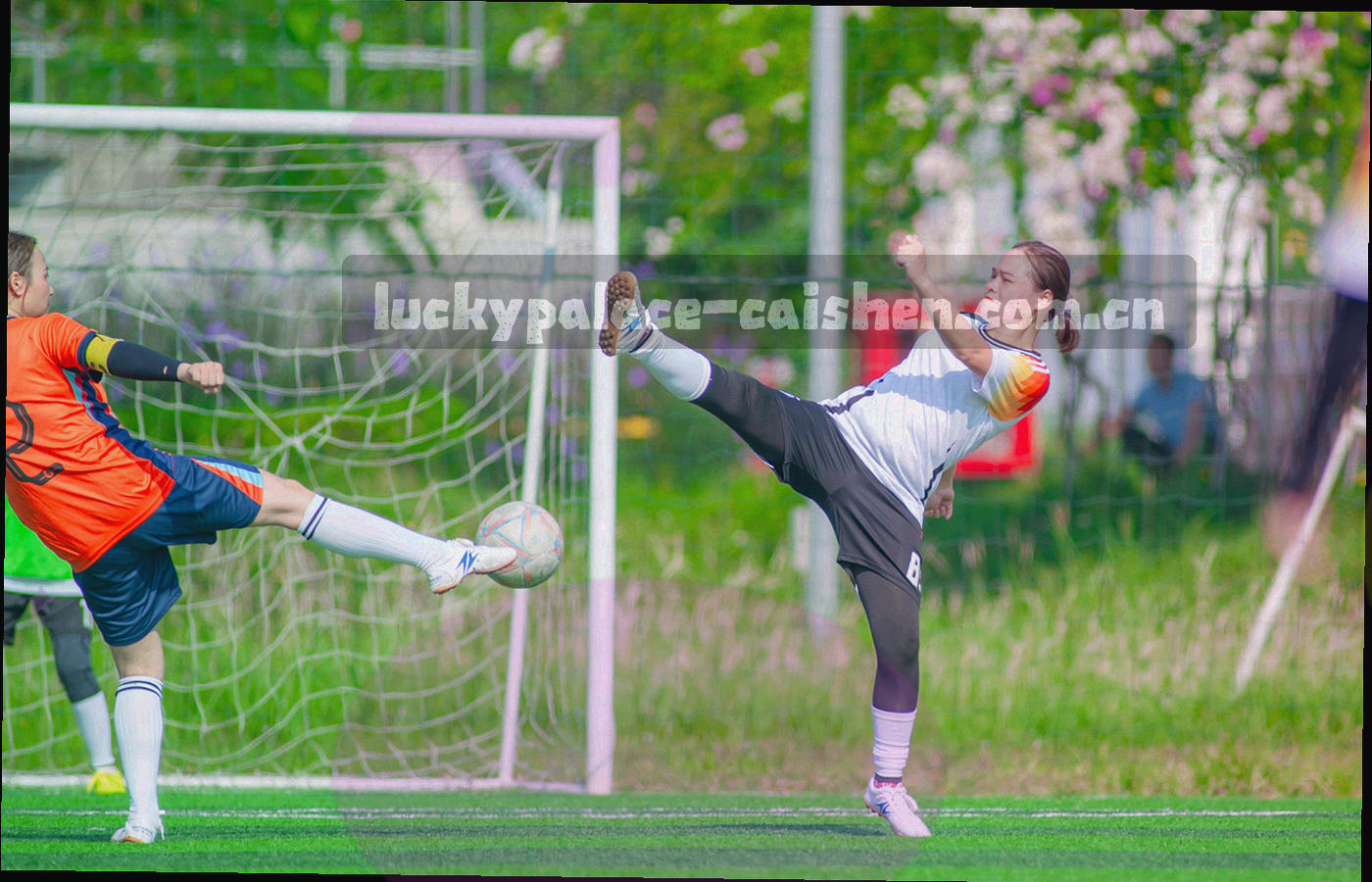 找入口、看图示、查回放三步编号路径图